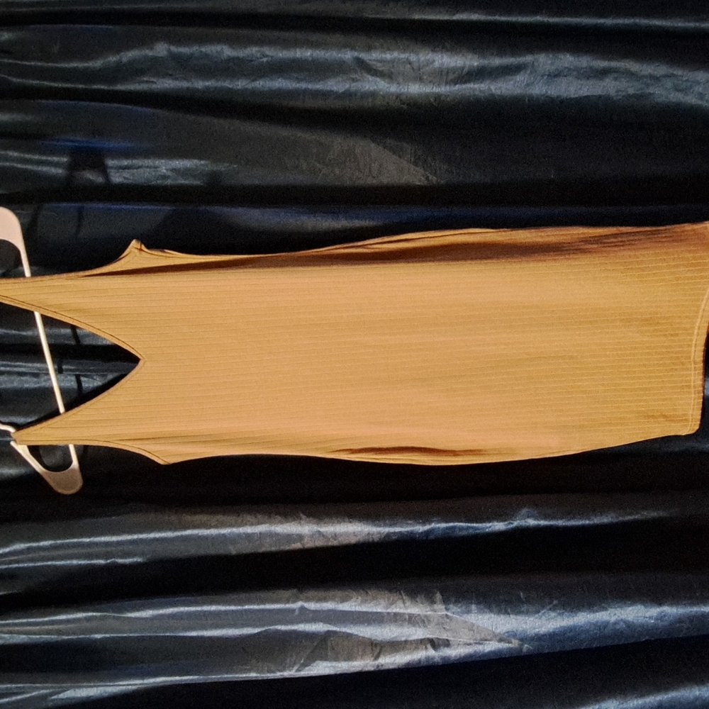 SELLING ALL  4 DRESSES IN BUNCH Offers Welcomed